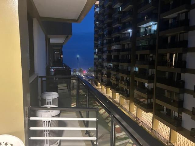 Lindo Apto No Barrabela, Todo Equipado, Com Arcondicionados Split Novos No Quarto E Na Sala, Limpissimo, Cheiroso, Novinho, Condominio Em Frente A Praia, Com Piscina Aquecida, Sauna, Quadra, Academia, Lavanderia, Salao De Beleza, Restaurantes, Mercad Rio de Janeiro Ngoại thất bức ảnh